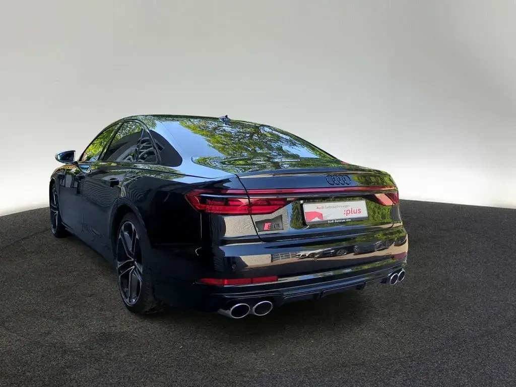Gebraucht Audi S8 Comfort 571 PS (419 kW) 2024 0e mythosschwarz metallic Limousine