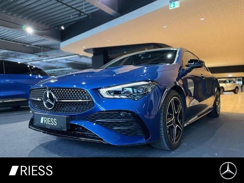 Blau Gebraucht 2025 Mercedes CLA200 AMG Coupé | 44.445 € (Teuer) - Bild 1/4