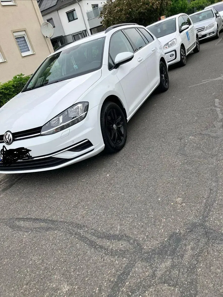 Gebraucht VW Golf VII Comfortline 150 PS (110 kW) 2019 Weiß Kombi