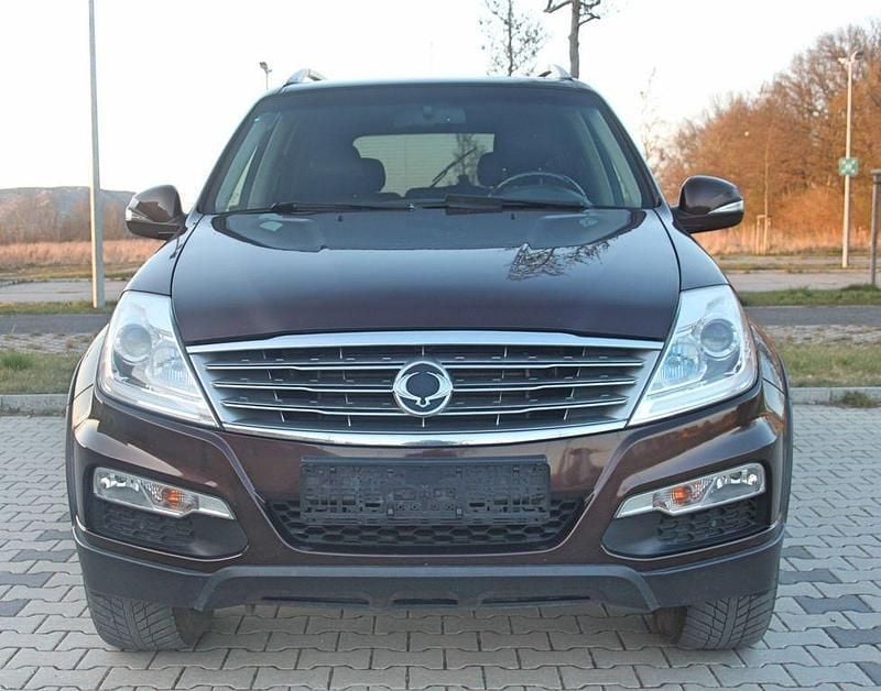 Braun Gebraucht 2013 Ssangyong Rexton Crystal SUV | 6.900 € (Fairer Preis) - Bild 1/4
