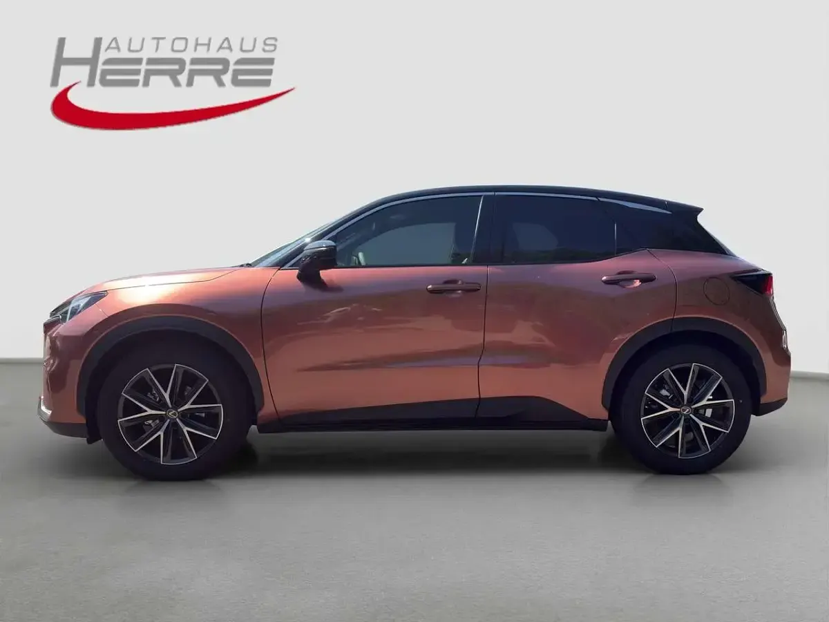 Gebraucht Lexus LBX 136 PS (100 kW) 2026 Sonic copper/ black SUV