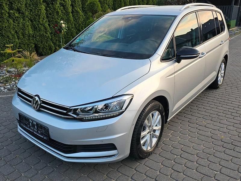 Silber Gebraucht 2019 VW Touran IQ Drive Van / Kleinbus | 24.960 € (Fairer Preis) - Bild 1/4