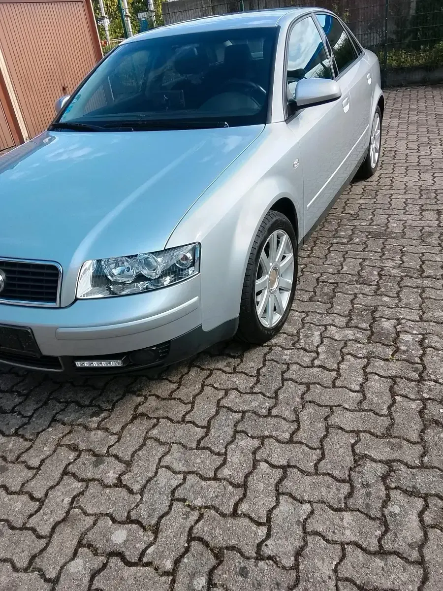 Gebraucht Audi A4 102 PS (75 kW) 2002 Grau Limousine
