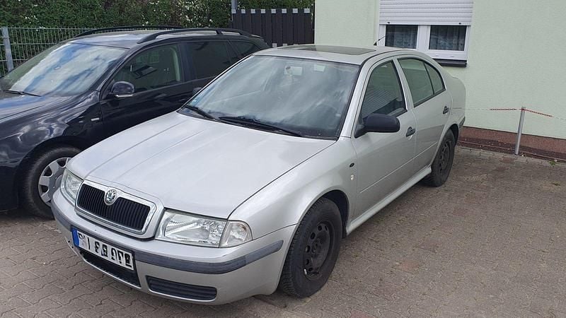 Gebraucht Skoda Octavia Classic 75 PS (55 kW) 2001 Silber Limousine