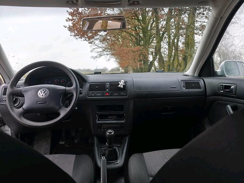 Gebraucht VW Golf IV 75 PS (55 kW) 2002 Silber Kleinwagen