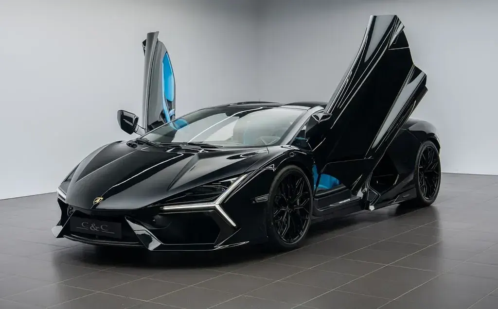 Neu Lamborghini Revuelto 1016 PS (747 kW) 2026 Schwarz Coupé