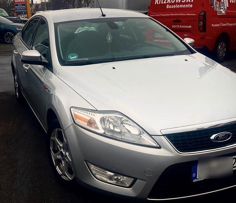 Gebraucht Ford Mondeo 125 PS (91 kW) 2010 Silber Limousine