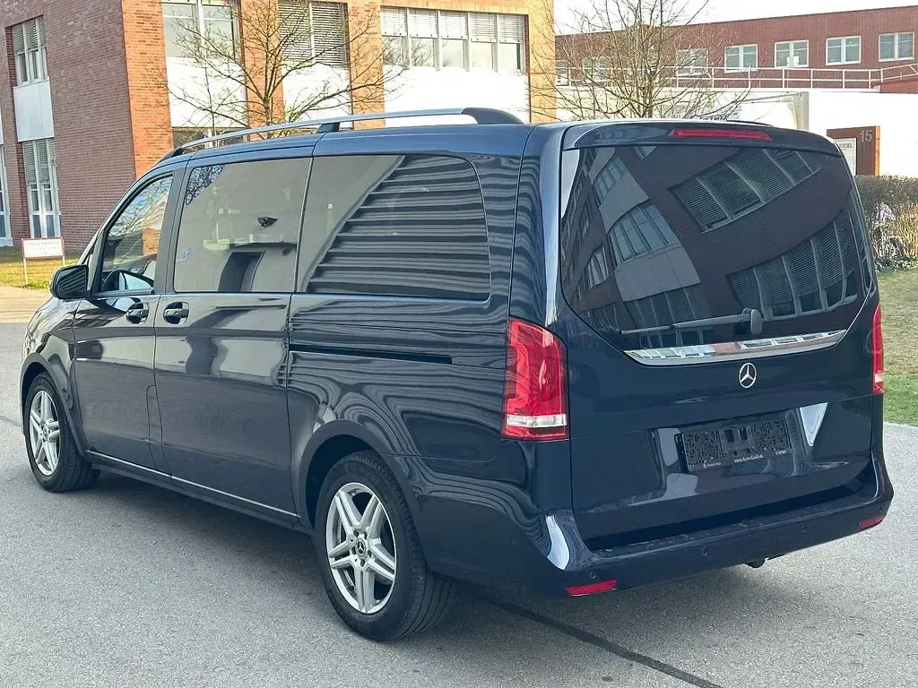 Gebraucht Mercedes V220 Sport 163 PS (119 kW) 2020 Blau Van / Kleinbus