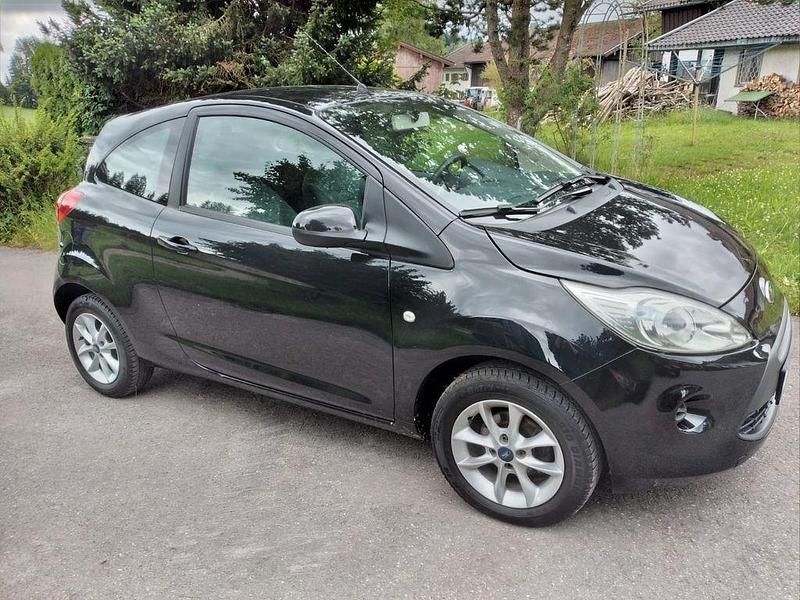 Gebraucht Ford Ka Cool & Sound Edition 69 PS (50 kW) 2015 Schwarz Kleinwagen