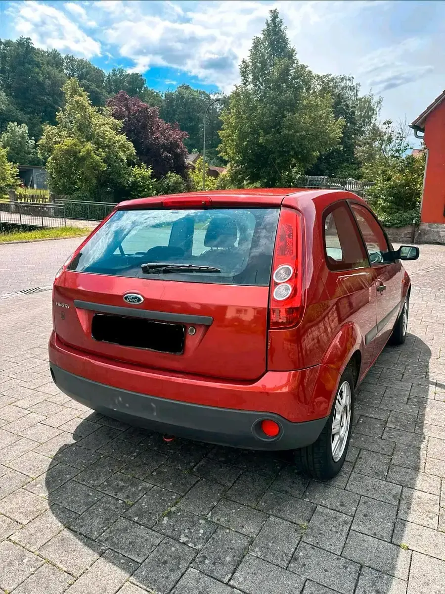 Gebraucht Ford Fiesta 60 PS (44 kW) 2006 Rot Kleinwagen