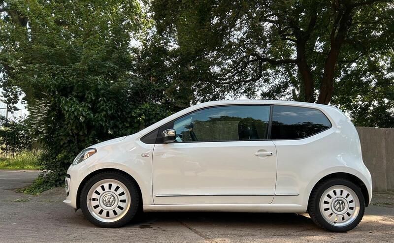 Weiß Gebraucht 2012 VW up! Edition Kleinwagen | 4.500 € (Fairer Preis) - Bild 1/4