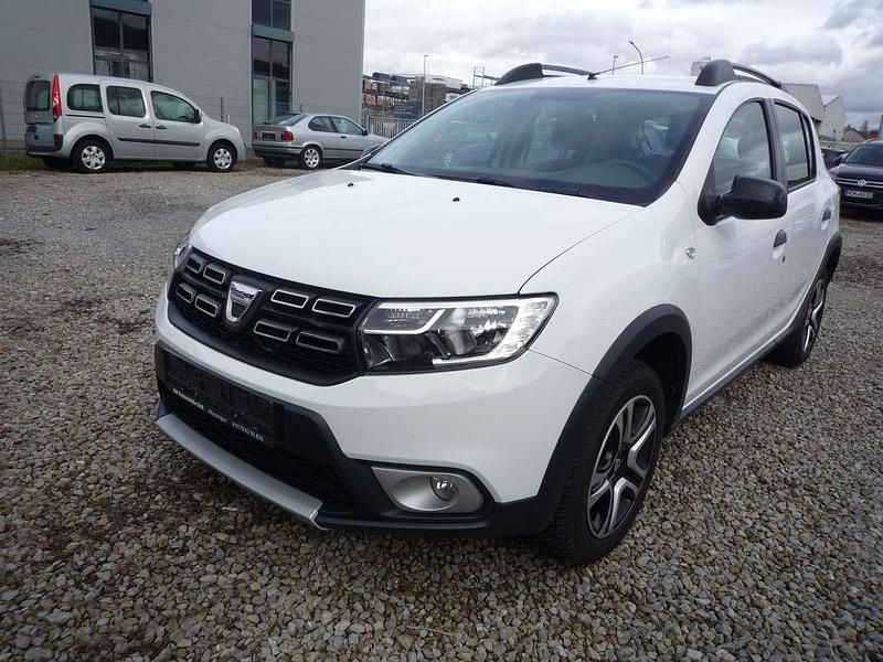 Gebraucht Dacia Sandero Celebration 90 PS (66 kW) 2019 Gletscherweiss Kleinwagen