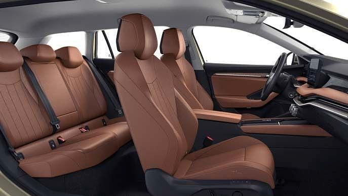 Gebraucht Skoda Superb LAURIN & KLEMENT 193 PS (141 kW) 2024 Gold Kombi
