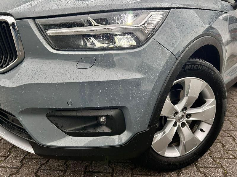 Gebraucht Volvo XC40 Momentum 150 PS (110 kW) 2019 Thunder grey / metallic SUV