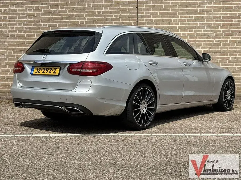 Gebraucht Mercedes C350e Edition 279 PS (205 kW) 2016 Grau Kombi
