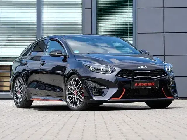 Gebraucht Kia ProCeed GT GT 204 PS (150 kW) 2023 Schwarz Kleinwagen