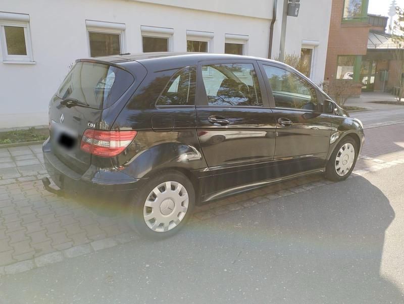 Gebraucht Mercedes B200 140 PS (102 kW) 2008 Schwarz Van / Kleinbus