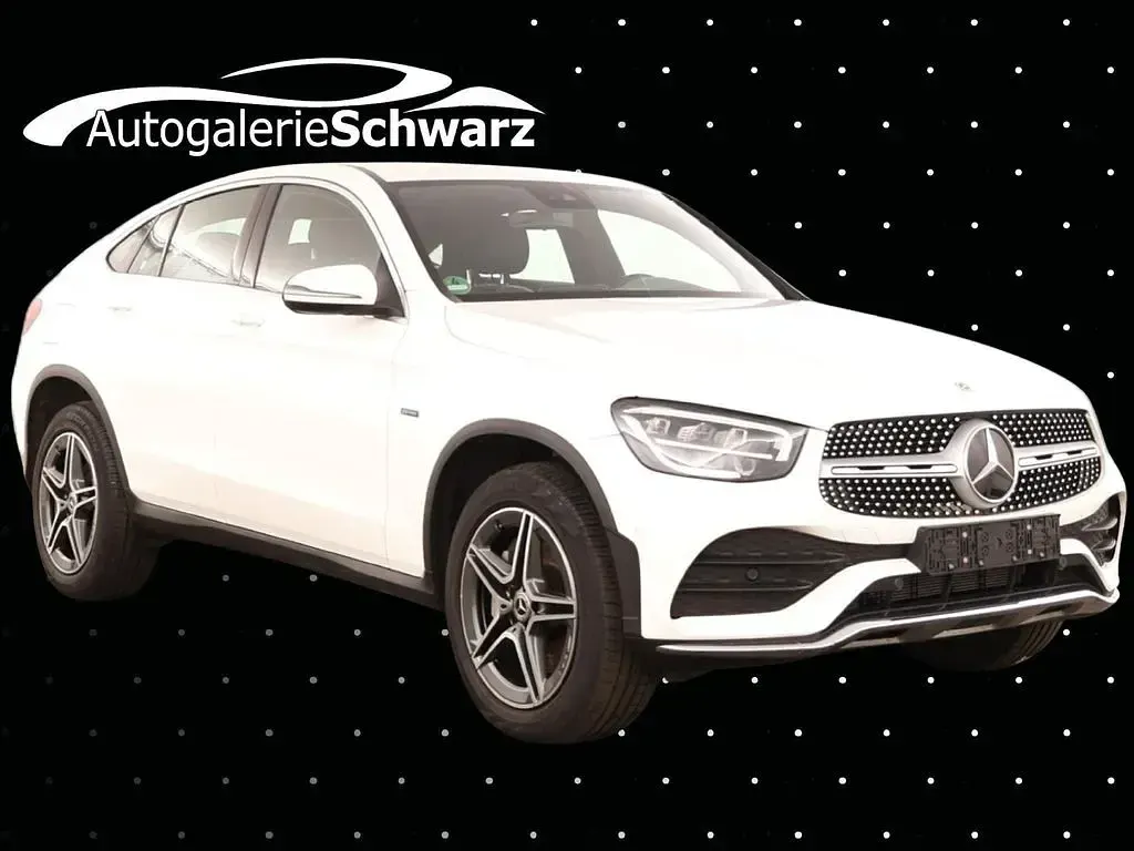 Gebraucht Mercedes GLC300e AMG line 320 PS (235 kW) 2021 Amg polarweiss Coupé