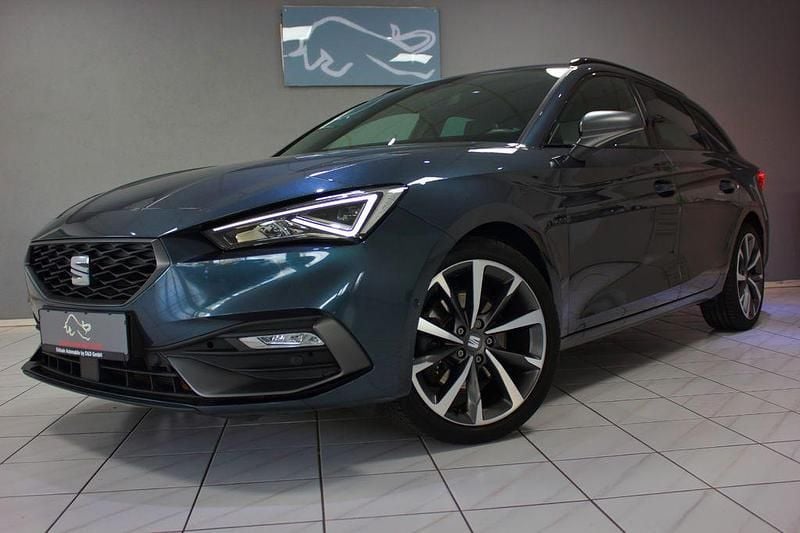 Grau Gebraucht 2021 Seat Leon FR Limousine | 22.900 € (Fairer Preis) - Bild 1/4