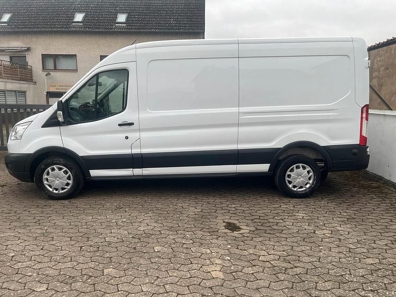 Gebraucht Ford Transit 130 PS (95 kW) 2018 Weiß Van / Kleinbus