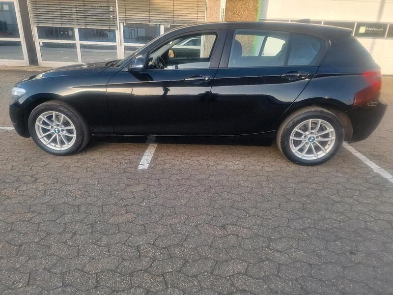 Gebraucht BMW 116 136 PS (100 kW) 2014 Schwarz Kleinwagen