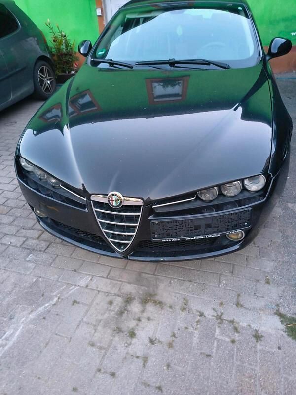 Schwarz Gebraucht 2006 Alfa Romeo 159 Kombi | 2.100 € (Fairer Preis) - Bild 1/4