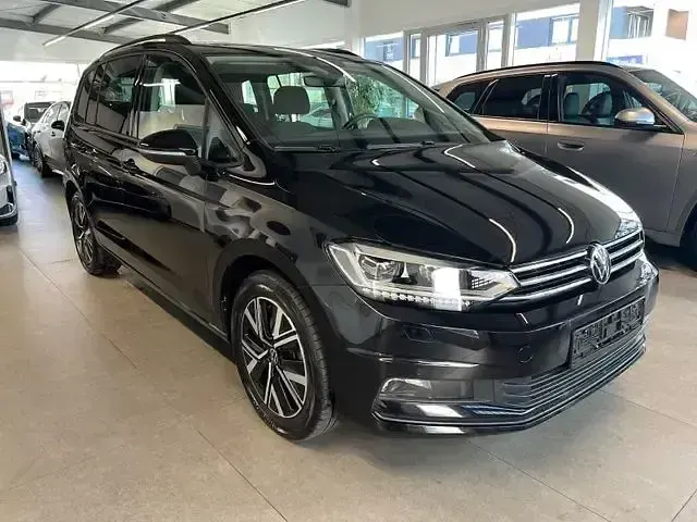 Gebraucht VW Touran Comfortline 150 PS (110 kW) 2024 Schwarz Van / Kleinbus