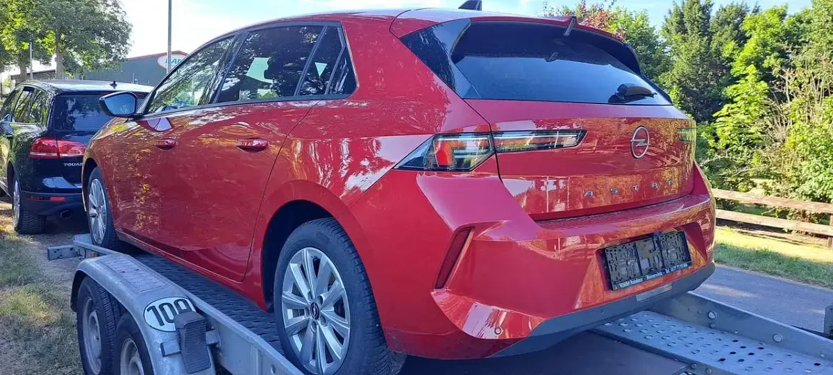 Gebraucht Opel Astra Enjoy 110 PS (80 kW) 2023 Chili rot/kardio rot Kleinwagen