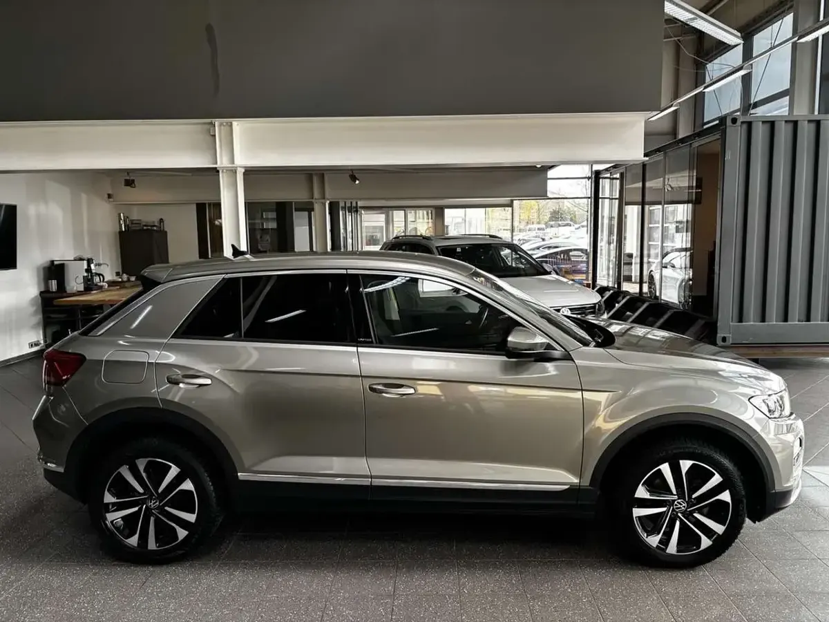 Gebraucht VW T-Roc United 150 PS (110 kW) 2020 Kurkumagelb metallic SUV