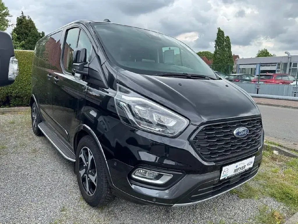 Gebraucht Ford Tourneo Active 150 PS (110 kW) 2022 Obsidianschwarz metallic Van / Kleinbus