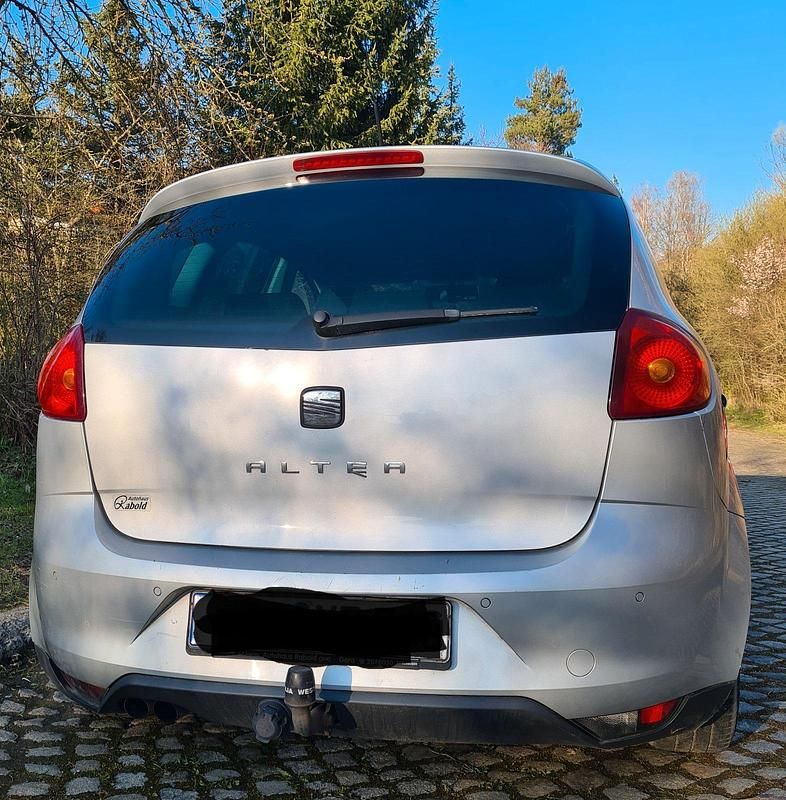 Gebraucht Seat Altea 125 PS (91 kW) 2011 Silber Kleinwagen