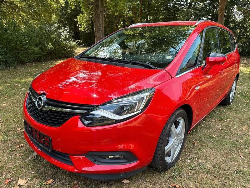 Rot Gebraucht 2017 Opel Zafira Tourer Business Innovation Van / Kleinbus | 6.499 € (Fairer Preis) - Bild 1/4
