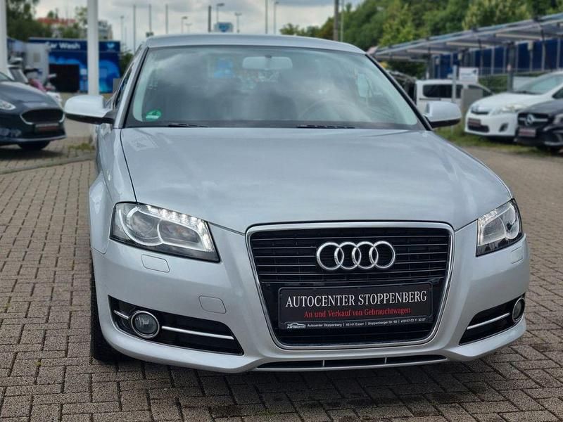 Gebraucht Audi A3 Attraction 105 PS (77 kW) 2011 Silber Limousine