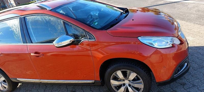 Orange Gebraucht 2015 Peugeot 2008 Allure SUV | 6.300 € (Guter Preis) - Bild 1/4