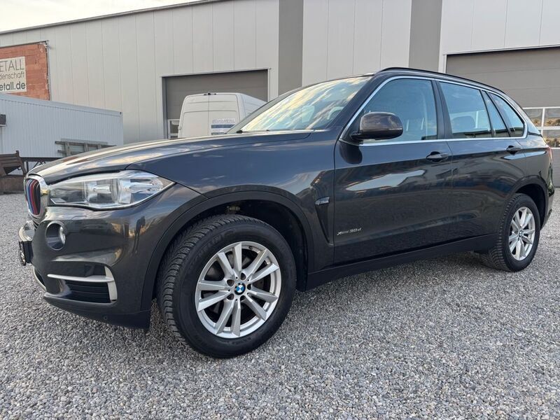 Grau Gebraucht 2015 BMW X5 SUV | 18.700 € (Etwas zu teuer) - Bild 1/4