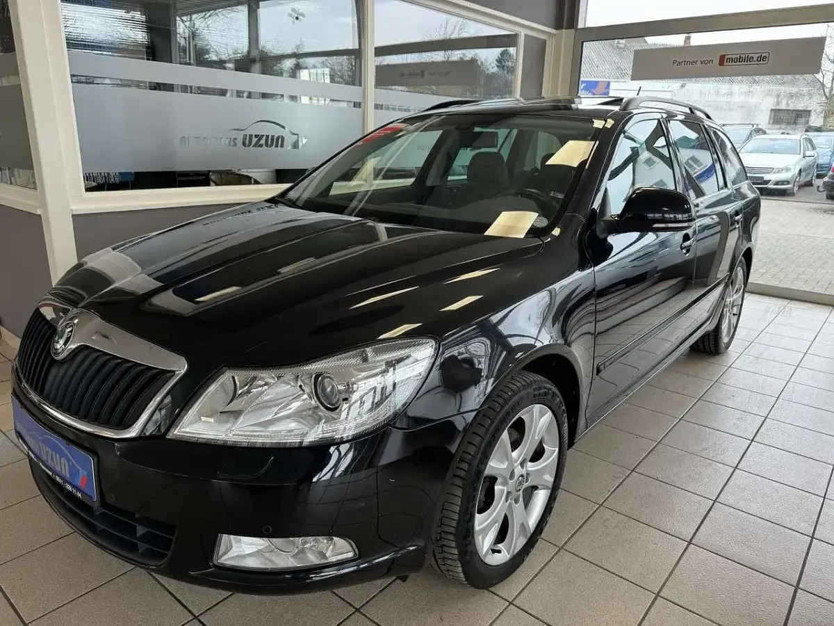 Gebraucht Skoda Octavia Elegance 122 PS (89 kW) 2011 Schwarz Kombi