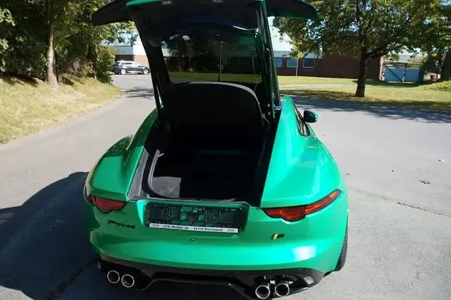 Gebraucht Jaguar F-Type R 551 PS (405 kW) 2019 Grün (grün met folie) Coupé