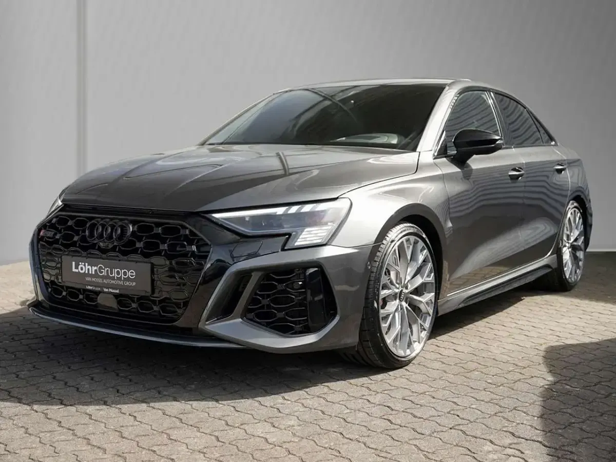Gebraucht Audi RS3 Sport 400 PS (294 kW) 2023 Daytonagrau perleffekt Limousine