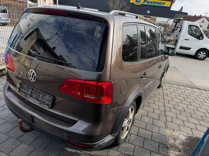 Gebraucht VW Touran Cross 170 PS (125 kW) 2011 Braun Van / Kleinbus