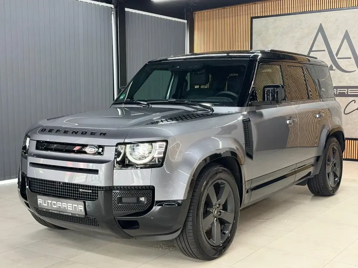 Gebraucht Land Rover Defender HSE Dynamic 249 PS (183 kW) 2023 Eiger grey SUV