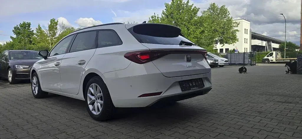 Gebraucht Seat Leon Style 150 PS (110 kW) 2023 Weiß Limousine