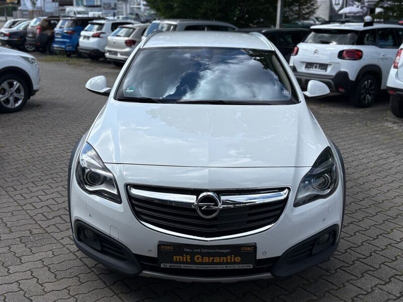 Weiß Gebraucht 2014 Opel Insignia Country Tourer Kombi | 9.999 € (Guter Preis) - Bild 1/4