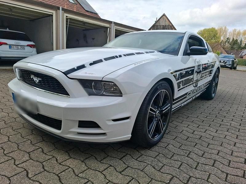 Gebraucht Ford Mustang 309 PS (227 kW) 2013 Weiß Coupé