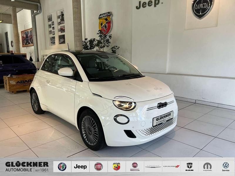 Weiß Gebraucht 2021 Fiat 500e Icon Kleinwagen | 23.990 € - Bild 1/4