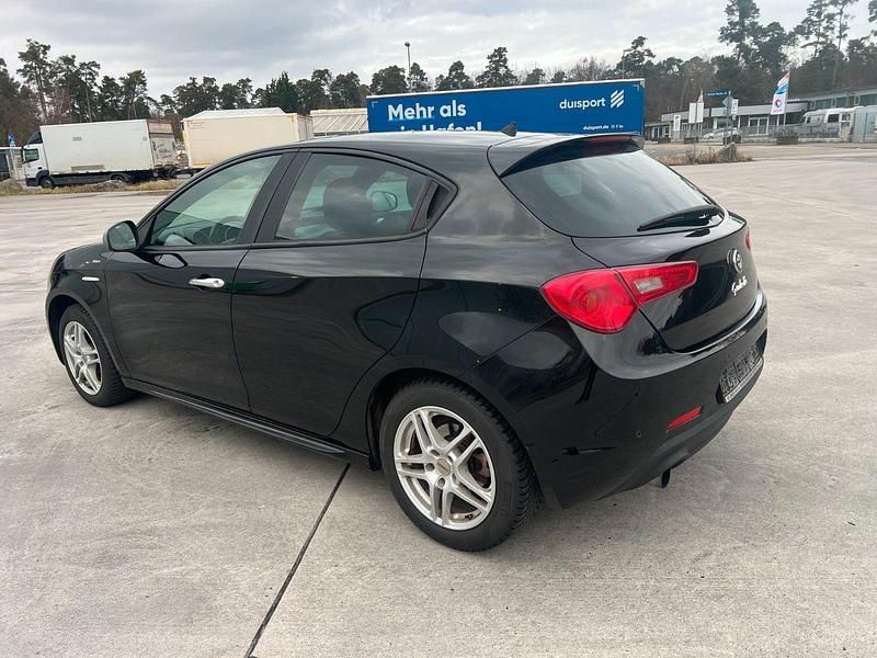 Gebraucht Alfa Romeo Giulietta Veloce 120 PS (88 kW) 2014 Schwarz Kleinwagen