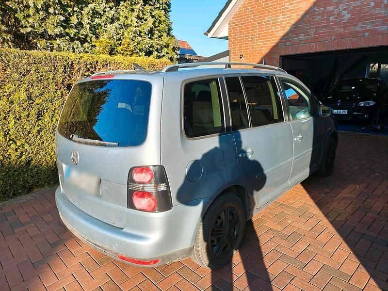 Gebraucht VW Touran 140 PS (102 kW) 2009 Grau Van / Kleinbus