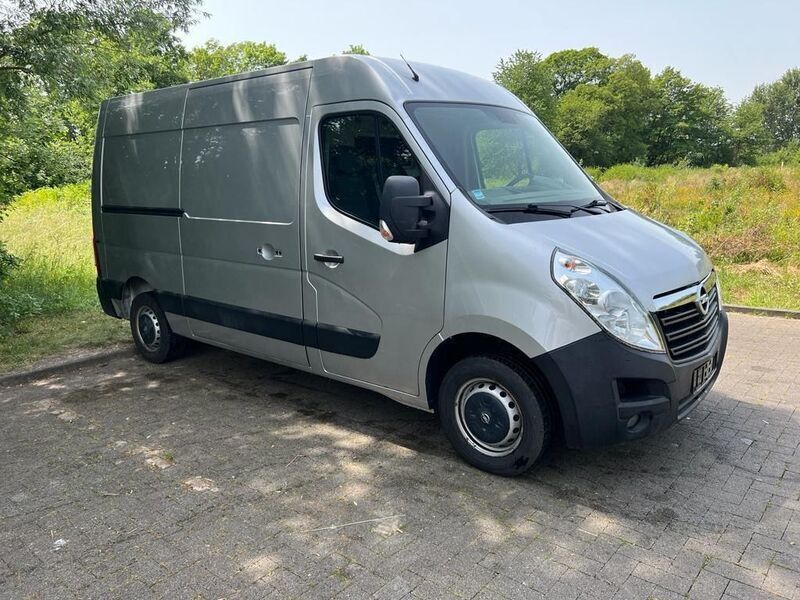 Silber Gebraucht 2015 Opel Movano Van | 7.950 € - Bild 1/4