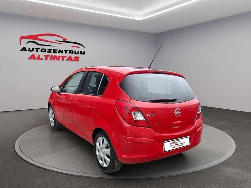 Gebraucht Opel Corsa Edition 101 PS (74 kW) 2013 Rot Kleinwagen