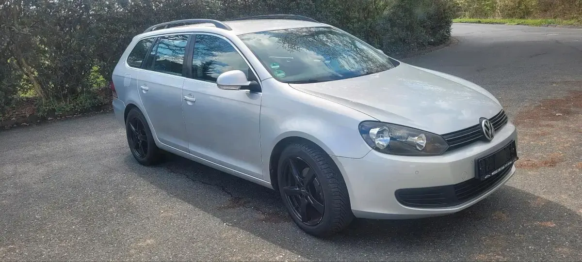 Gebraucht VW Golf VI 105 PS (77 kW) 2010 Silber Kleinwagen