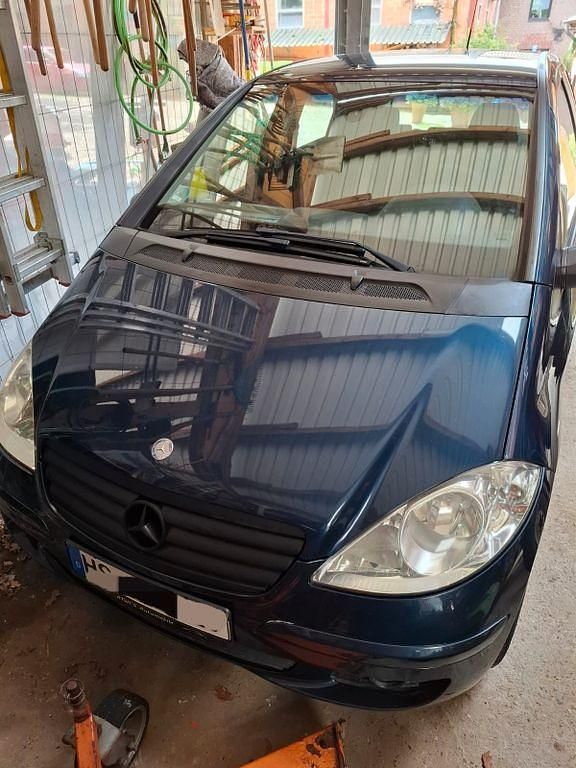 Blau Gebraucht 2005 Mercedes A150 Classic Van / Kleinbus | 990 € (Fairer Preis) - Bild 1/4